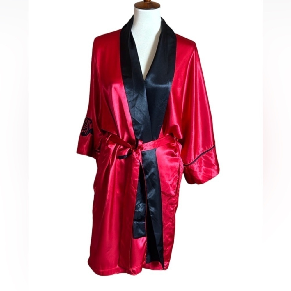Vintage Victoria’s Secret red and black satin robe with cutout sleeve detail OS